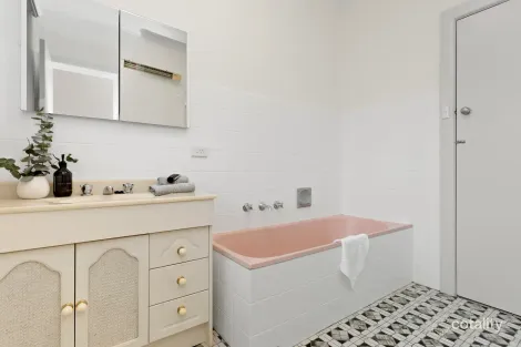 Property photo of 762 Centre Road Bentleigh East VIC 3165