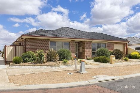 Property photo of 1 Geraldine Court Kurunjang VIC 3337