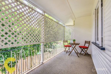 18 Victor St, Holland Park, QLD 4121