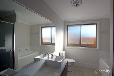 Property photo of 32 Hampshire Boulevard Spring Farm NSW 2570