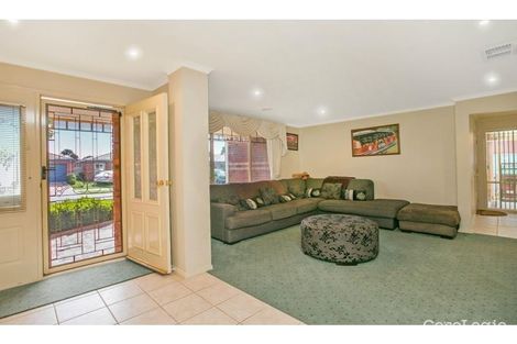 Property photo of 4 Manor Court Cranbourne East VIC 3977