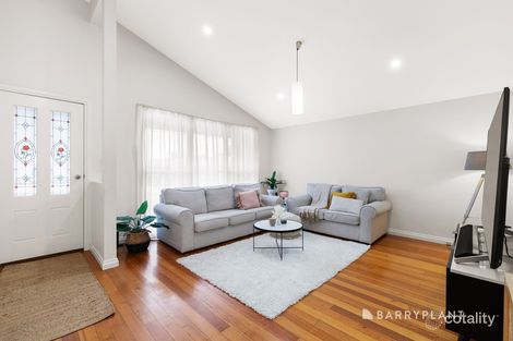 Property photo of 1 Eccles Close Mill Park VIC 3082