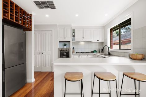 Property photo of 1 Eccles Close Mill Park VIC 3082