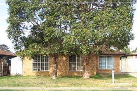 9 Ashgrove St, St Johns Park, NSW 2176