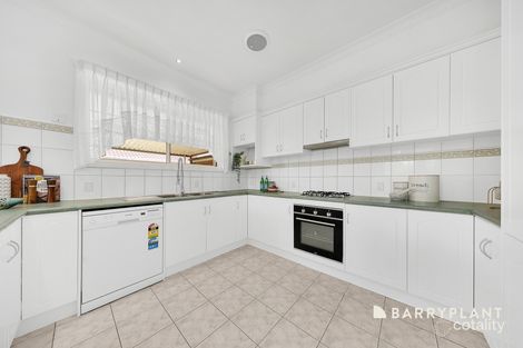 Property photo of 23 Hobson Crescent Mill Park VIC 3082