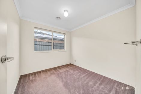 Property photo of 18 Dellinea Street Cranbourne North VIC 3977