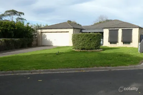 4 Blanks Ct, Wurruk, VIC 3850