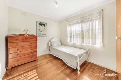 Property photo of 17 Oakwood Road Albanvale VIC 3021