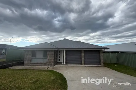 9 Adele Cl, Nowra, NSW 2541