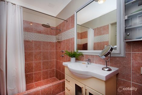 Property photo of 9 Sun Place Bennett Springs WA 6063