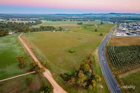 Property photo of 9 River Road Gobbagombalin NSW 2650