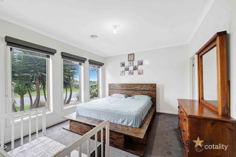 Property photo of 8 Emden Road Wollert VIC 3750