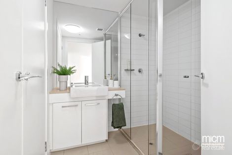 Property photo of 2802/100 Harbour Esplanade Docklands VIC 3008