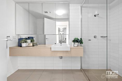 Property photo of 2802/100 Harbour Esplanade Docklands VIC 3008