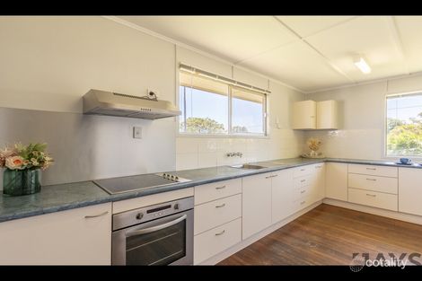 Property photo of 2 Diamond Crescent Happy Valley QLD 4825