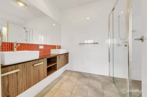 Property photo of 4 Isla Court New Auckland QLD 4680