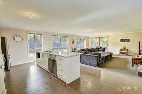 Property photo of 32 Oakbank Drive Mount Helen VIC 3350