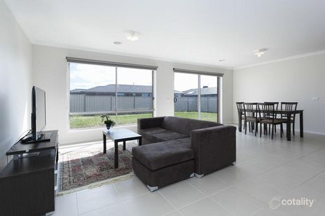 Property photo of 1 Red Fox Boulevard Brookfield VIC 3338
