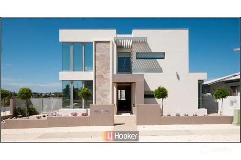 Property photo of 2 Donald Horne Circuit Franklin ACT 2913