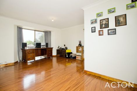 Property photo of 18 Monkton Way Warnbro WA 6169