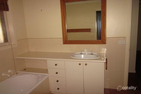 Property photo of 3 Bower Place West Wodonga VIC 3690