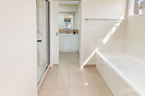 Property photo of 46 Broome Crescent Cranbourne North VIC 3977