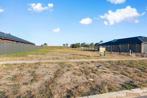 Property photo of 11 Hardie Place Stratford VIC 3862