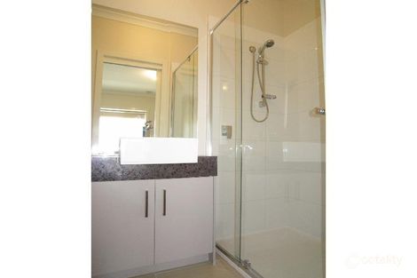Property photo of 8 Cockatiel Circuit Craigieburn VIC 3064