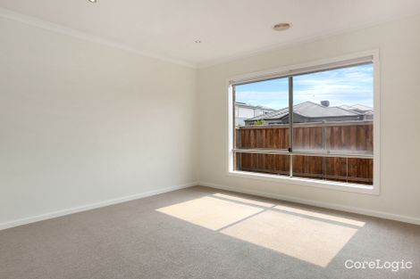 Property photo of 36 Maiden Crescent Point Cook VIC 3030