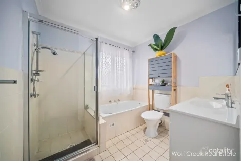 Property photo of 1 McDonald Way Greenacre NSW 2190