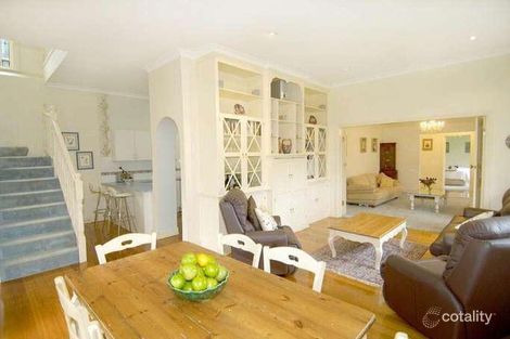 Property photo of 15 Oak Crescent Caulfield North VIC 3161