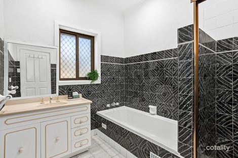 Property photo of 100 Hopewood Crescent Fairy Meadow NSW 2519