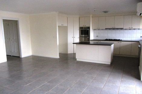 Property photo of 4 Shae Crescent Drouin VIC 3818