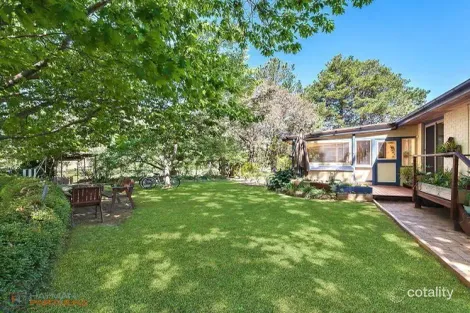 Property photo of 8 Thorn Place Curtin ACT 2605