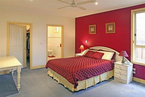 Property photo of 11 Lyons Rise South Morang VIC 3752