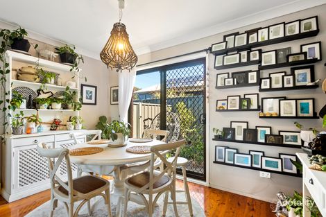 Property photo of 2/2 Barton Street Oak Flats NSW 2529