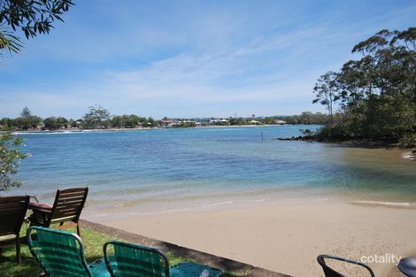 Property photo of 4 Elanora Drive Burleigh Heads QLD 4220