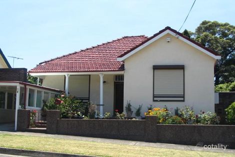 2 Bouvardia St, Russell Lea, NSW 2046