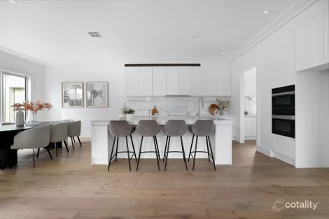 Property photo of 1 Larbert Avenue Balwyn North VIC 3104