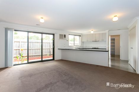Property photo of 2/11 Templeton Crescent Pakenham VIC 3810