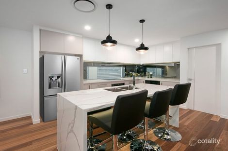 1 Clearview Tce, Seven Hills, QLD 4170