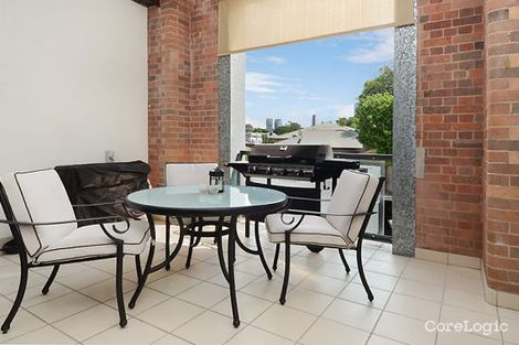 Property photo of 327/88 Macquarie Street Teneriffe QLD 4005
