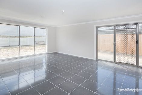 Property photo of 34 Meadowlea Crescent Pakenham VIC 3810