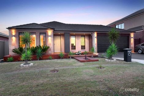 Property photo of 7 Braeside Walk Caroline Springs VIC 3023
