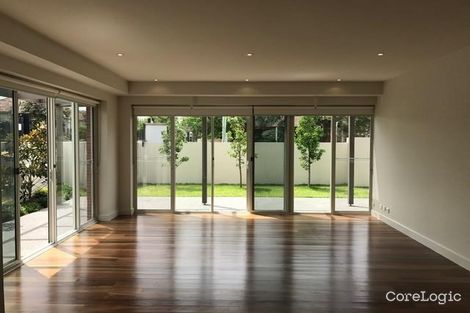 1/32 Bay St, Brighton, VIC 3186