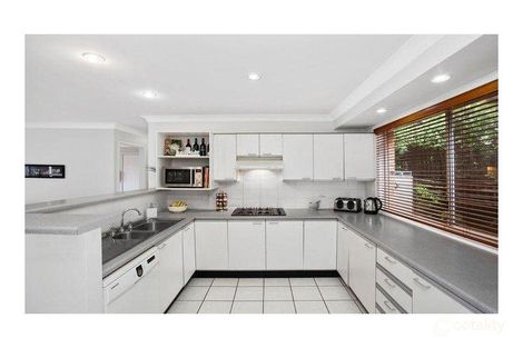 Property photo of 29 Yanderra Crescent Narara NSW 2250
