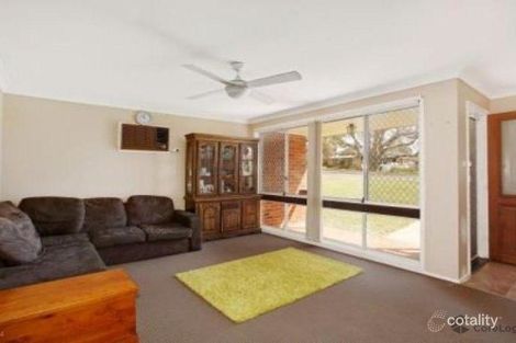 Property photo of 10 Eschol Park Drive Eschol Park NSW 2558