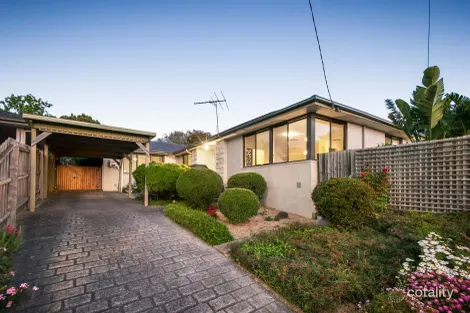 12 Carmel Ct, Frankston, VIC 3199