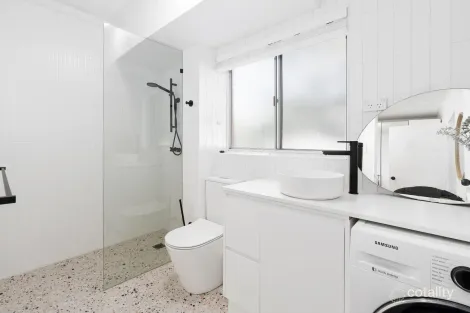 Property photo of 1/7 Clarence Avenue Dee Why NSW 2099