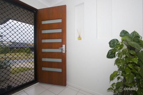 Property photo of 6 Bimberi Row Pacific Pines QLD 4211